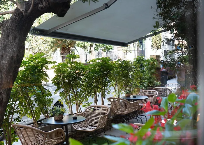 Tres Torres Atiram Hotel